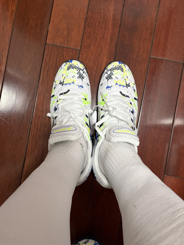 买了双Joma的碎钉足球鞋